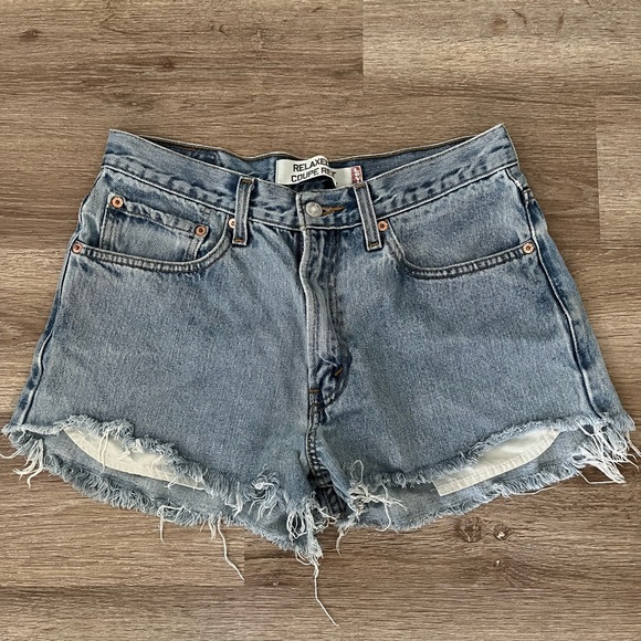 Levi’s cut off shorts - Picture 2 of 4